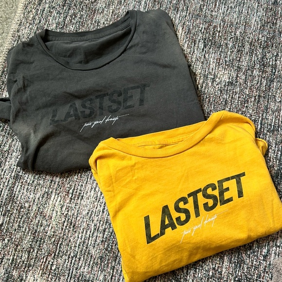 Bundle Of Two Cropped Gym Shirts - Picture 1 of 7